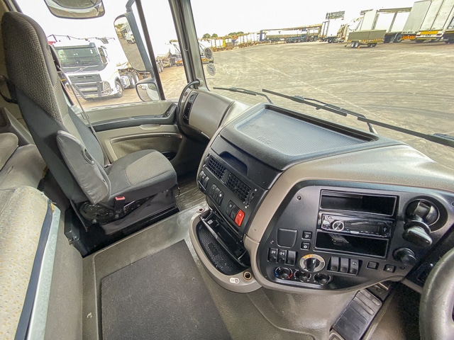 2017 DAF XF105.460 – 6×4 Truck Tractor