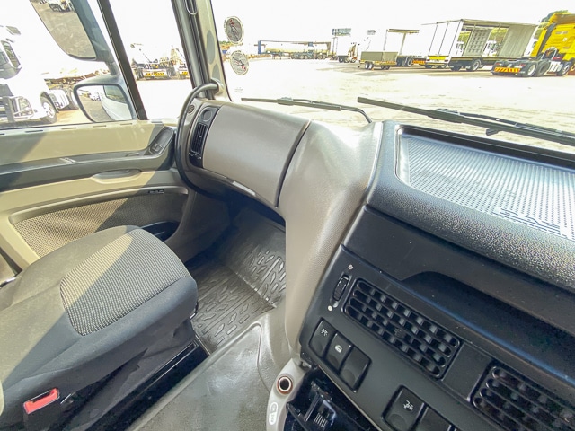 2017 DAF XF105.460 – 6×4 Truck Tractor