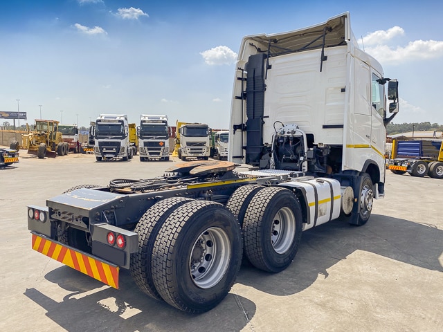 2021 Volvo FH440 – 6×4 Truck Tractor