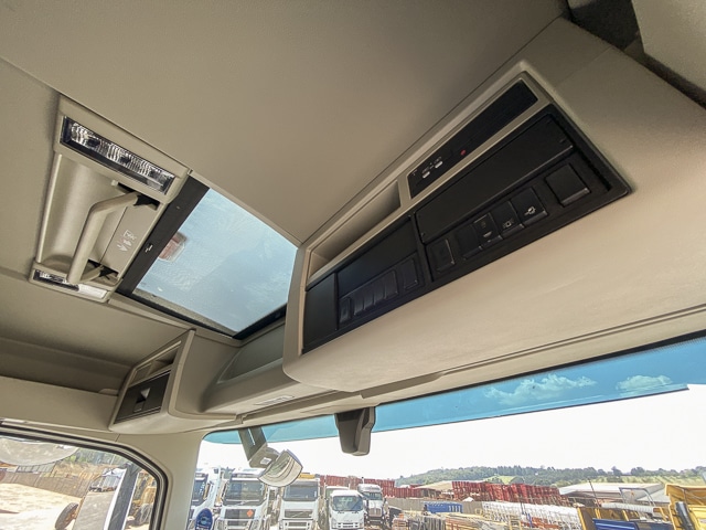 2021 Volvo FH440 – 6×4 Truck Tractor