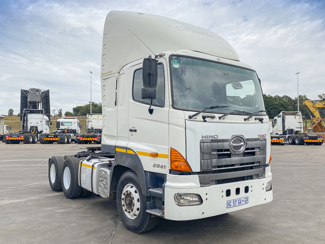 Used 2017 Hino 700 Series 2841 Truck Tractor 6x4 for sale