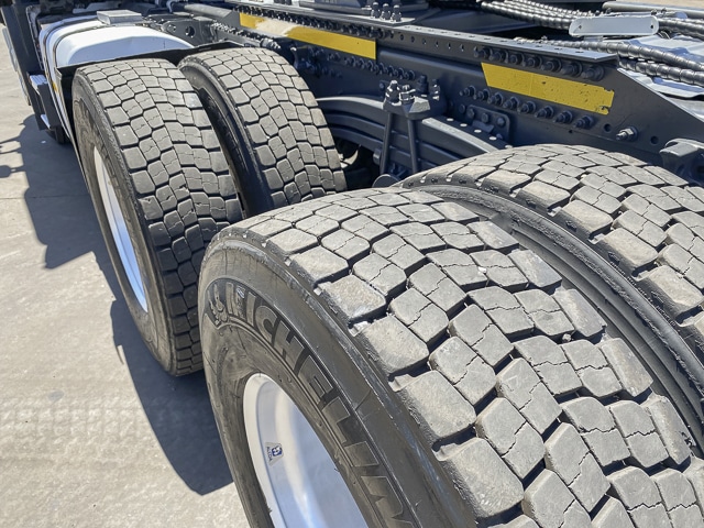2018 Volvo FH440 – 6×4 Truck Tractor