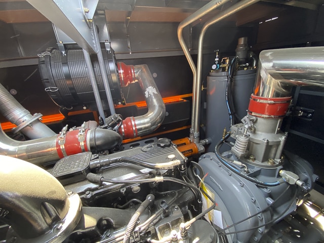 2025 Zega Compressor 950 CFM 22 Bar – Cummins 6CT – Drill & Blasting – Mechanical Injection