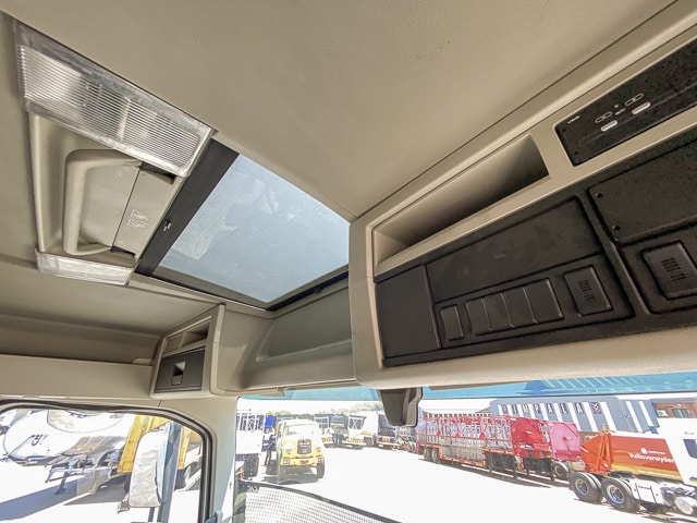 2018 Volvo FH440 – 6×4 Truck Tractor