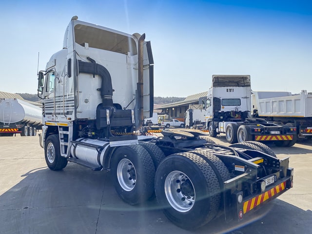 2011 Freightliner Argosy ISX 500