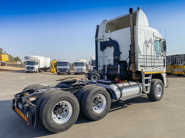 2011 Freightliner Argosy ISX 500