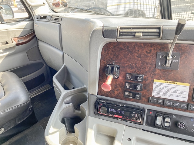 2011 Freightliner Argosy ISX 500