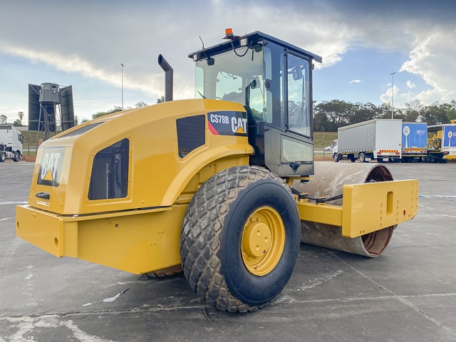 2015 Caterpillar CS78B – 19 Ton Soil Roller Compactor