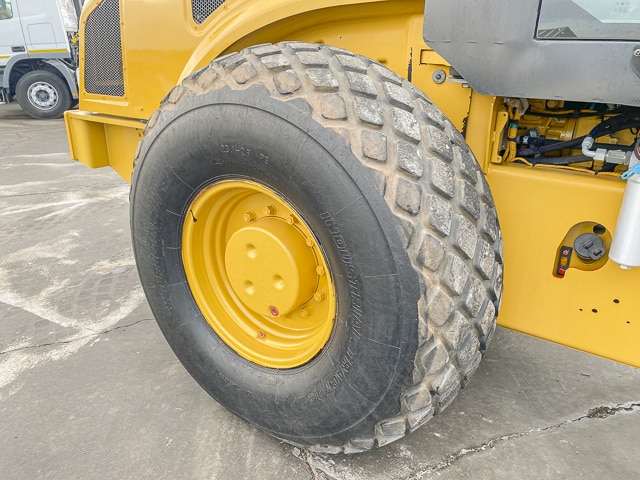 2015 Caterpillar CS78B – 19 Ton Soil Roller Compactor
