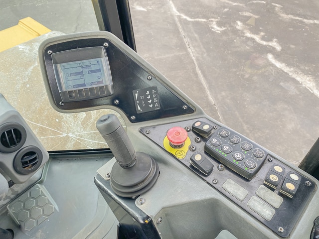 2015 Caterpillar CS78B – 19 Ton Soil Roller Compactor