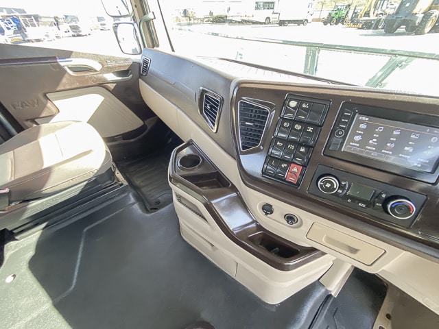 2023 FAW JH6 28.500FT – 6X4 Truck Tractor