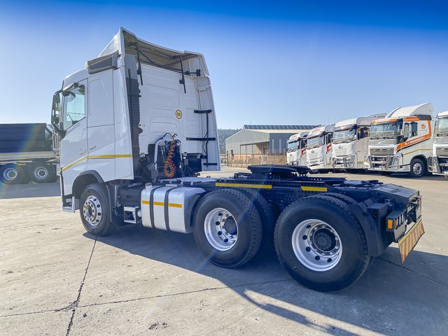 2021 Volvo FH520 – 6×4 Truck Tractor