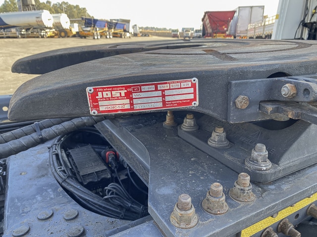 2021 Volvo FH520 – 6×4 Truck Tractor