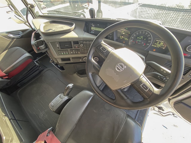 2021 Volvo FH520 – 6×4 Truck Tractor