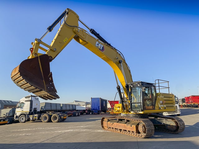 2022 Caterpillar 345GC Excavator