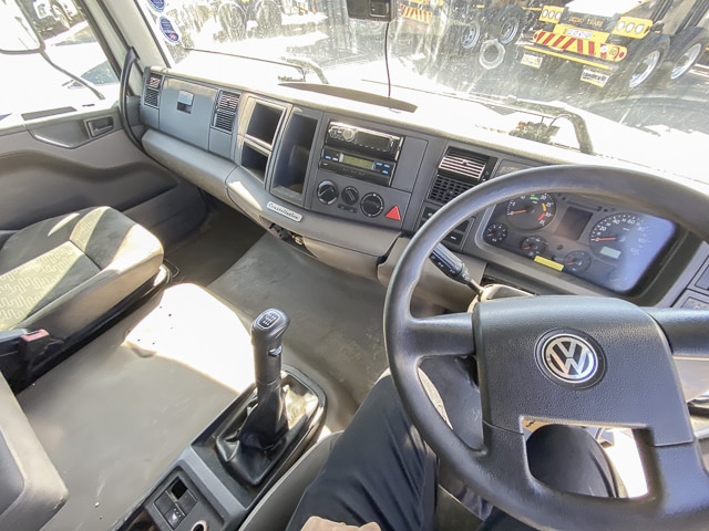 2014 Volkswagen Constellation 24.250 – 14 Ton Flatbed