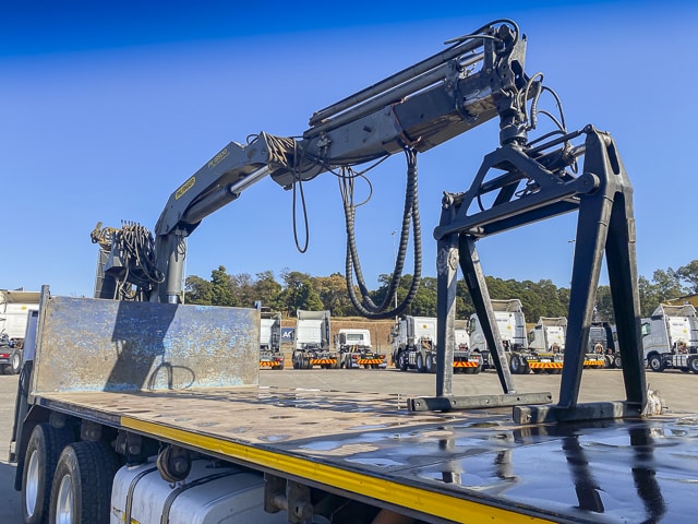 2014 Volvo FMX 400 Brick Crane Twin Steer Truck