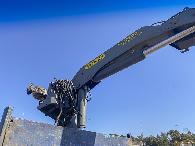 2014 Volvo FMX 400 Brick Crane Twin Steer Truck