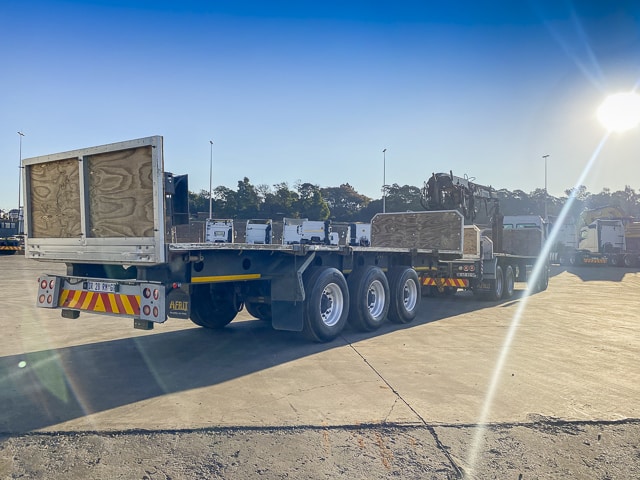 2015 Mercedes-Benz Axor 3535 Brick Crane Truck & Trailer