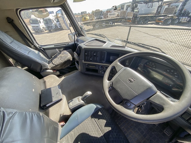 2014 Volvo FMX 400 Brick Crane Twin Steer Truck