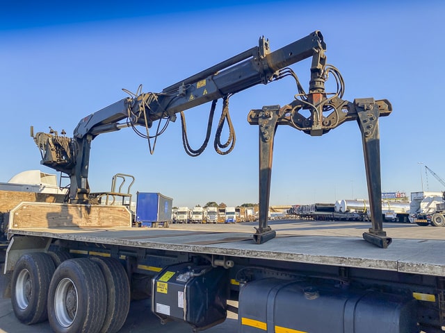 2015 Mercedes-Benz Axor 3535 Brick Crane Truck & Trailer