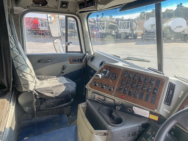 2012 International Eagle 9800I – 6×4 Truck Tractor