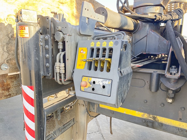 2015 Mercedes-Benz Axor 3535 Brick Crane Truck & Trailer