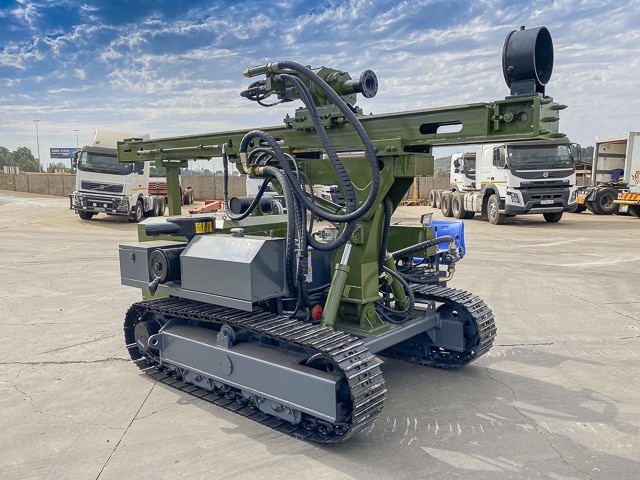 New 2025 Solar Pile Drive Mobile Drill Rig Machine PY80 For Sale