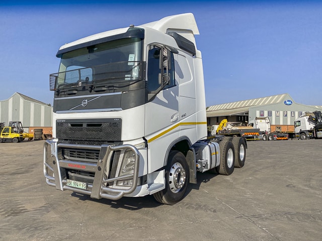 2017 Volvo FH440 – 6×4 Truck Tractor