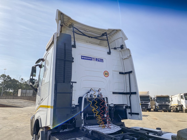 2017 Volvo FH440 – 6×4 Truck Tractor