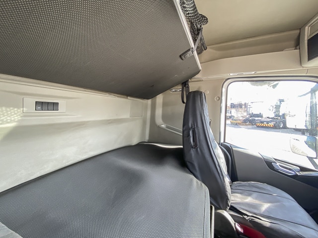 2017 Volvo FH440 – 6×4 Truck Tractor