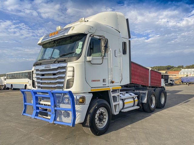 2014 Freightliner Argosy ISX 500 – 6×4 Truck Tractor