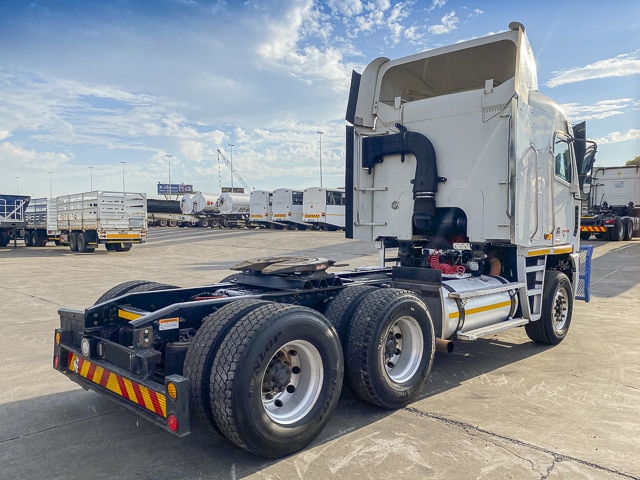 2014 Freightliner Argosy ISX 500 – 6×4 Truck Tractor