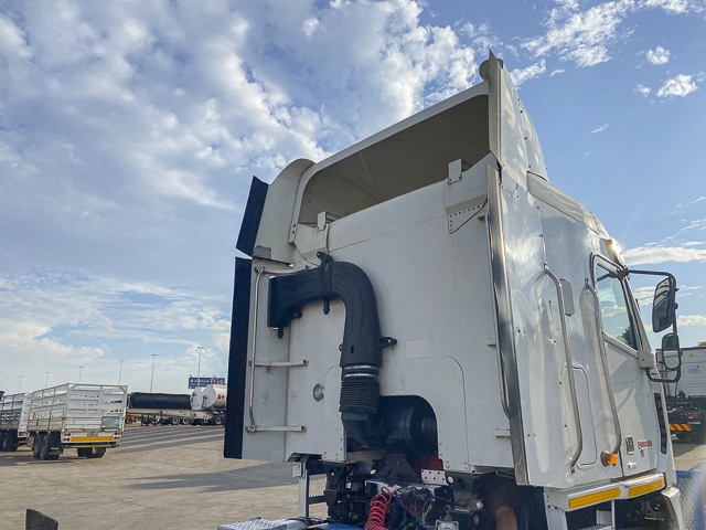 2014 Freightliner Argosy ISX 500 – 6×4 Truck Tractor