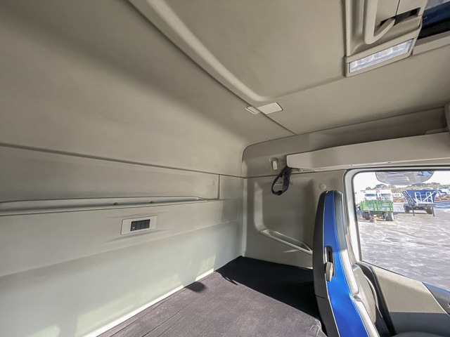 2021 Volvo FH520 – 6×4 Truck Tractor