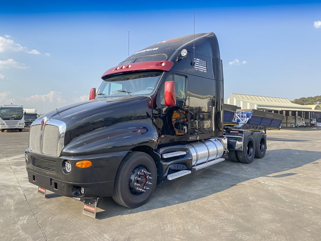 1997 Kenworth T2000 – 6×4 Truck Tractor