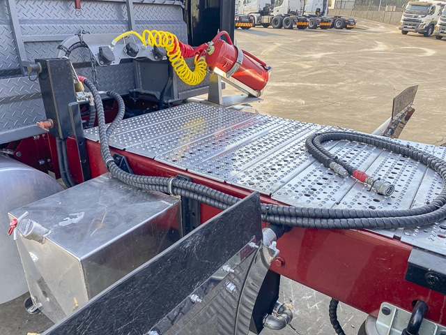 1997 Kenworth T2000 – 6×4 Truck Tractor