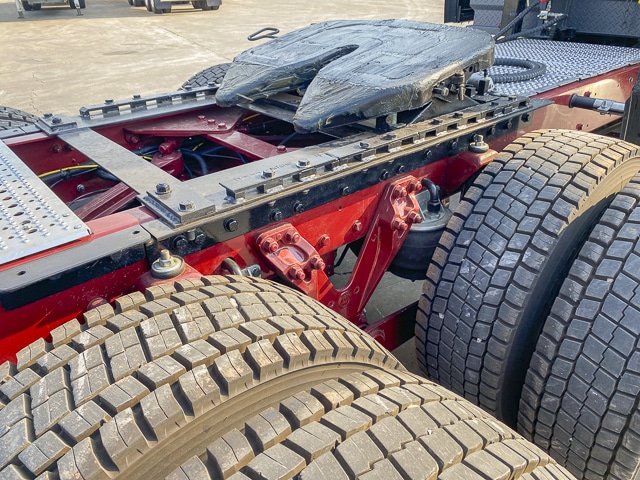 1997 Kenworth T2000 – 6×4 Truck Tractor