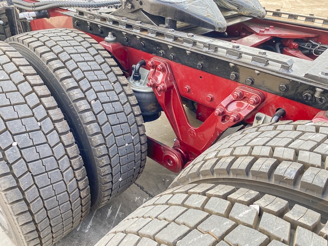 1997 Kenworth T2000 – 6×4 Truck Tractor