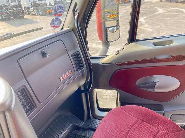 1997 Kenworth T2000 – 6×4 Truck Tractor