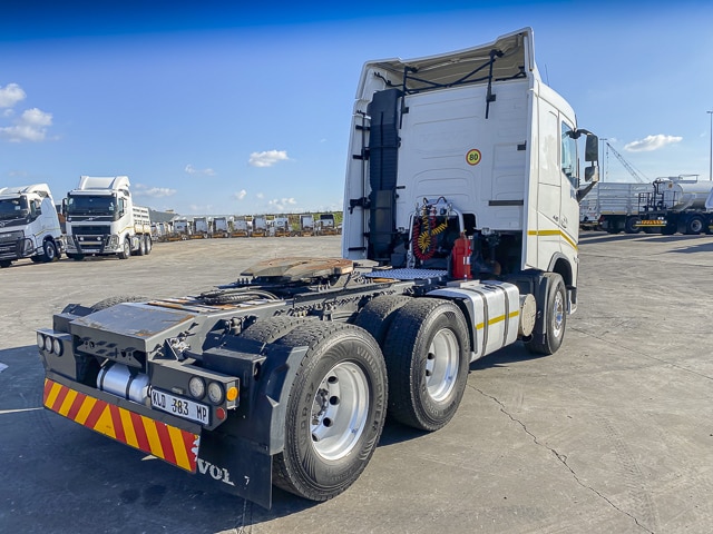2021 Volvo FH440 – 6×4 Truck Tractor