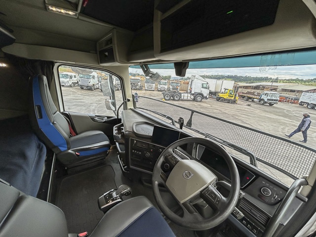 2022 Volvo FH440 – 6×4 Truck Tractor