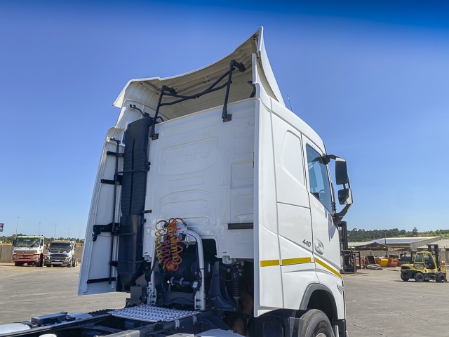 2022 Volvo FH440 – 6×4 Truck Tractor