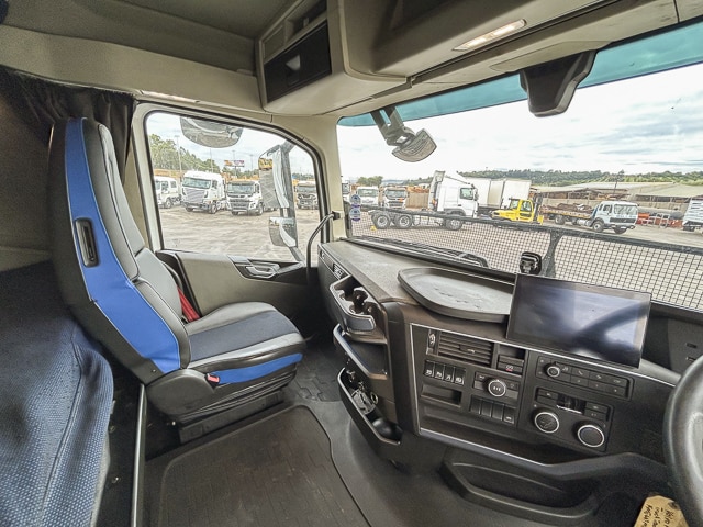 2022 Volvo FH440 – 6×4 Truck Tractor