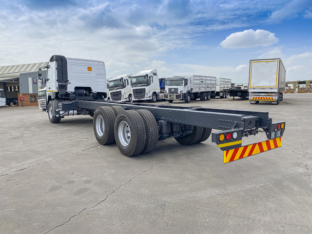 2017 Volvo FMX 400 – 6×4 Rigid Chassis Cab Truck
