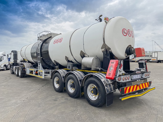 Used 2023 Henred Fruehauf HFO Tanker - 38000L Tri Axle Trailer For Sale