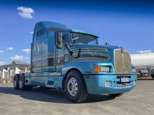 Iconic American long-nose 1997 Kenworth T600 6×4 truck tractor For Sale