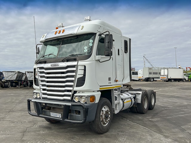 2013 Freightliner Argosy ISX 500 – 6×4 Truck Tractor