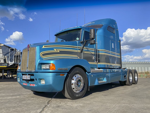 1997 Kenworth T600 Aerocab- 6×4 Truck Tractor