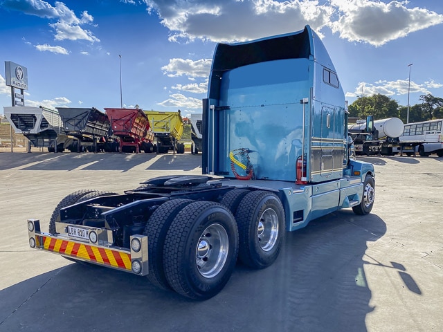 1997 Kenworth T600 Aerocab- 6×4 Truck Tractor